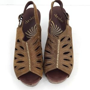 Dansko 9.5 40 Brown cream slip on ankle buckle high heels cute summer fall cute